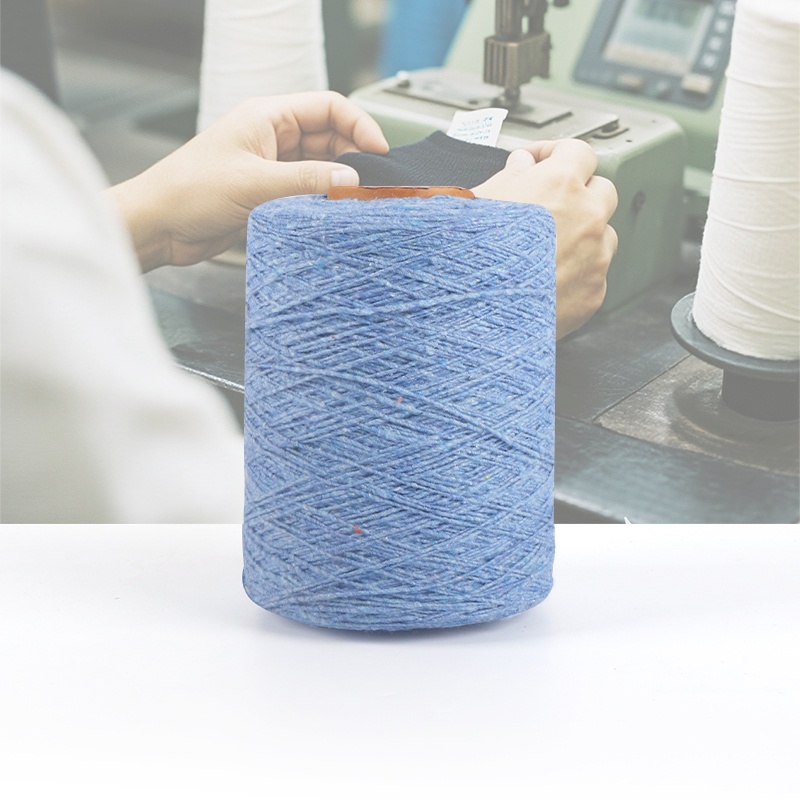 Gesponnenes blaues recyceltes Baumwollmischgarn